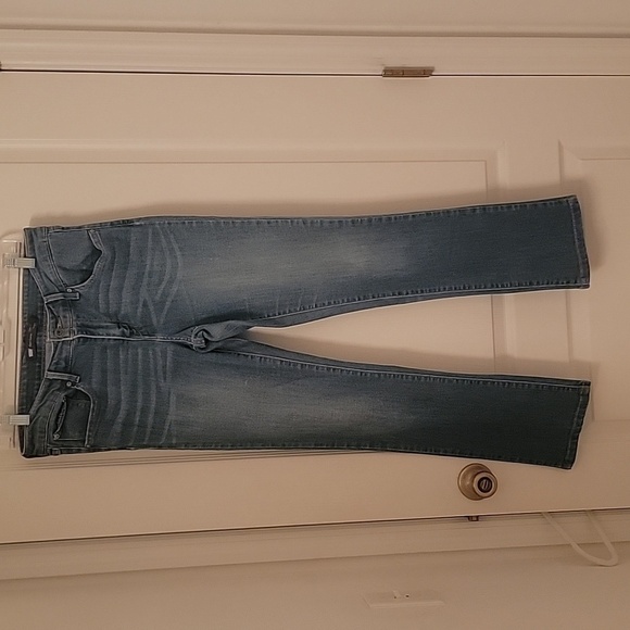 Levis Demi Curve, Classic Rise, Straight Leg Jeans, Size 10/30. - Picture 6 of 7
